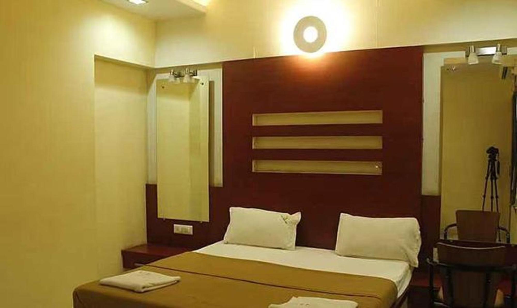 Fabhotel Skylark Inn Nashik Quarto foto
